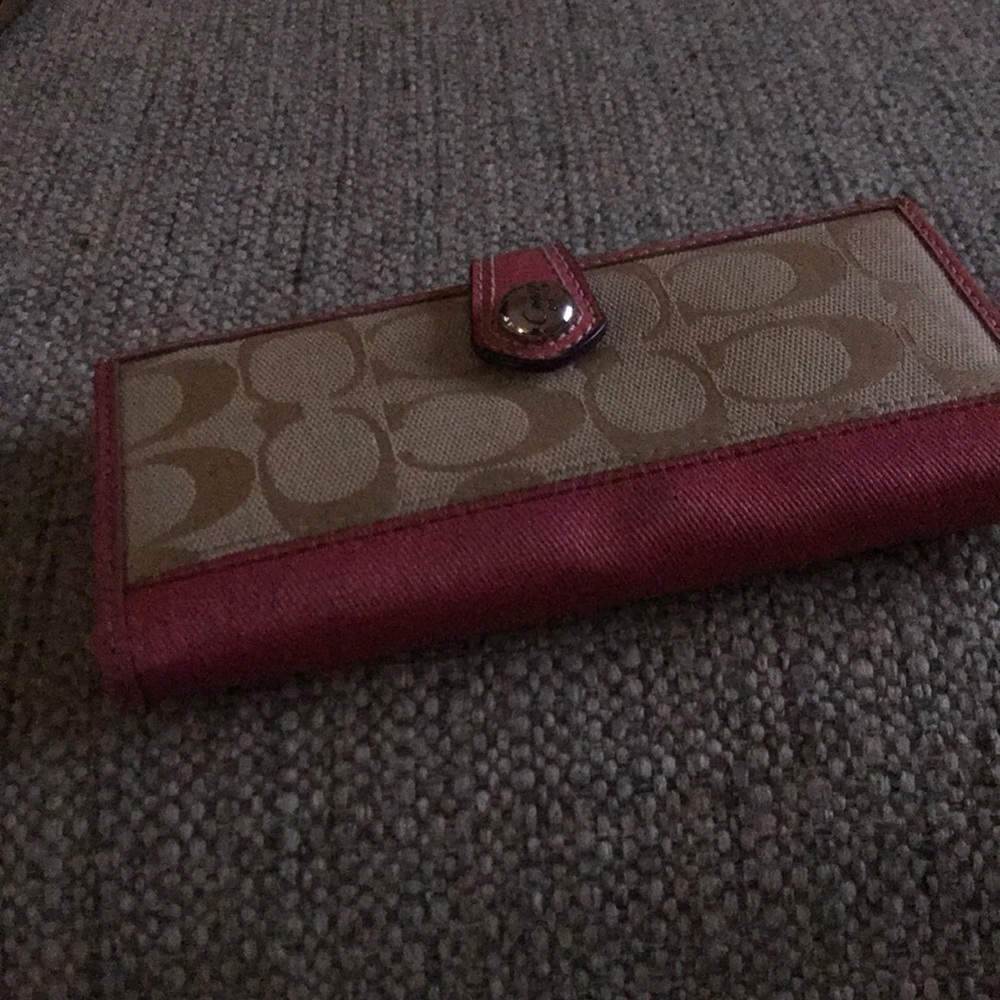 Nice pink and beige wallet barely used